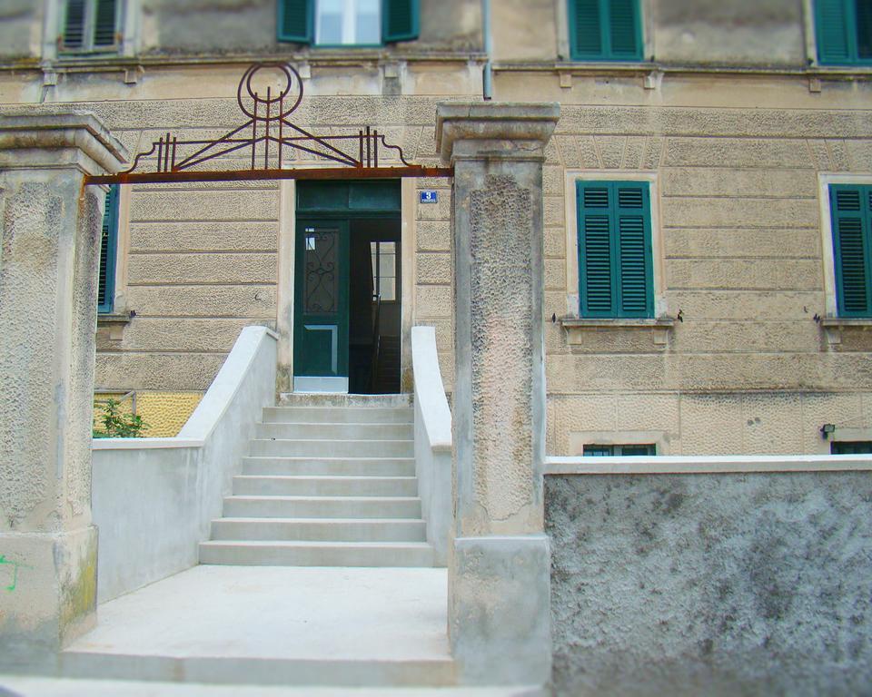Hoc Loco Split Apartment Luaran gambar